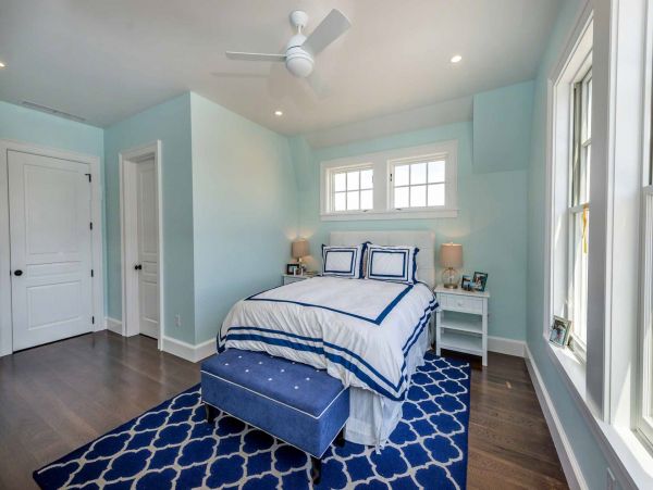 Cape Cod Home 994477