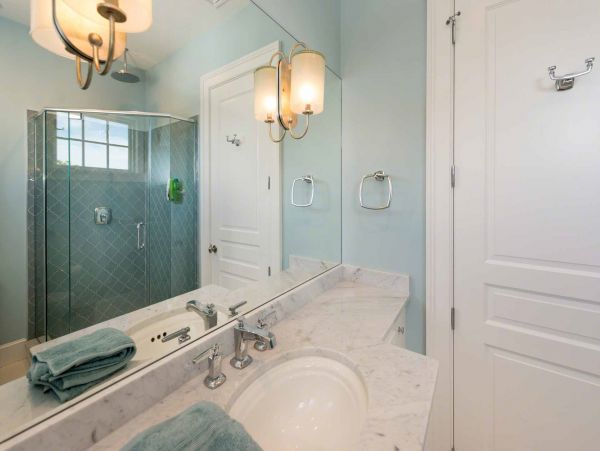 Cape Cod Home 994477
