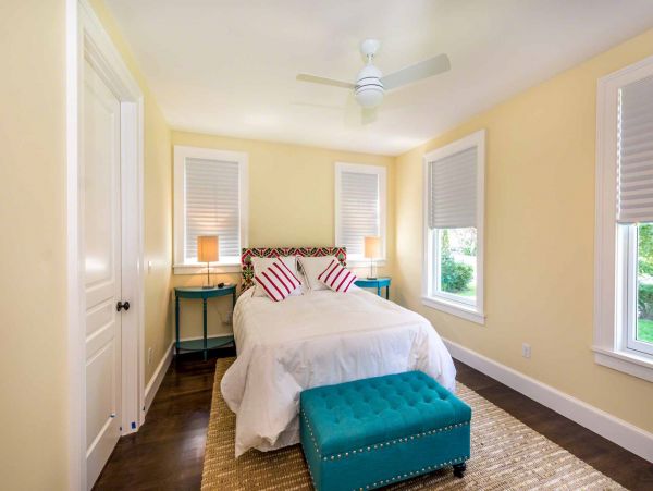 Cape Cod Home 994477