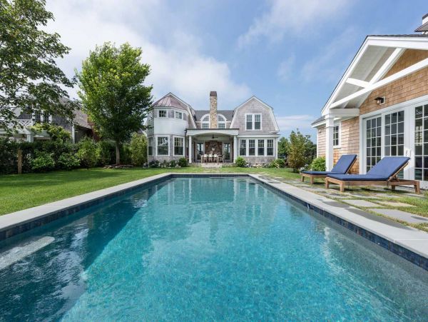 Cape Cod Home 994477