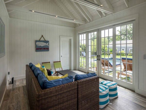 Cape Cod Home 994477