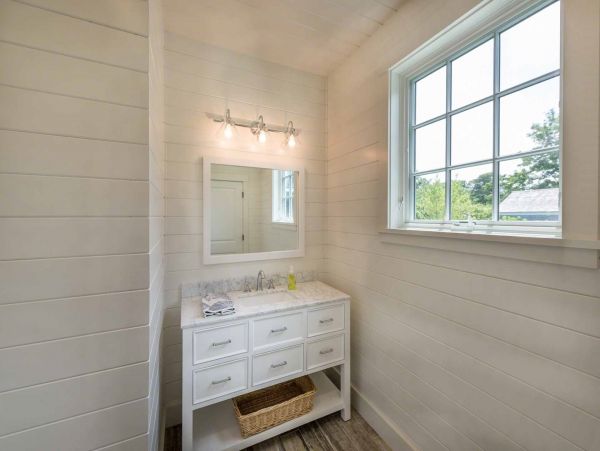 Cape Cod Home 994477