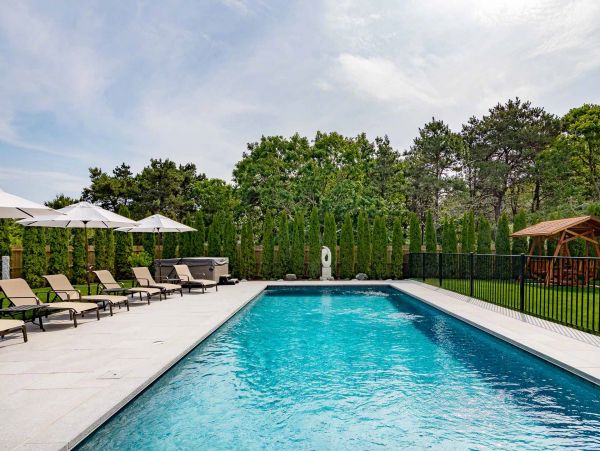 Cape Cod Home 994478