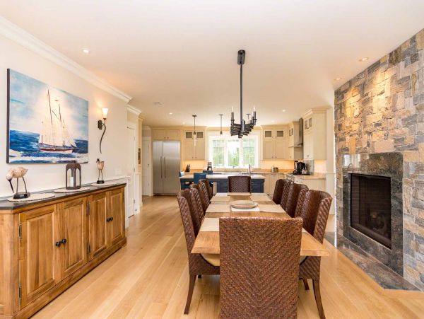 Cape Cod Home 994478