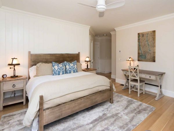 Cape Cod Home 994478