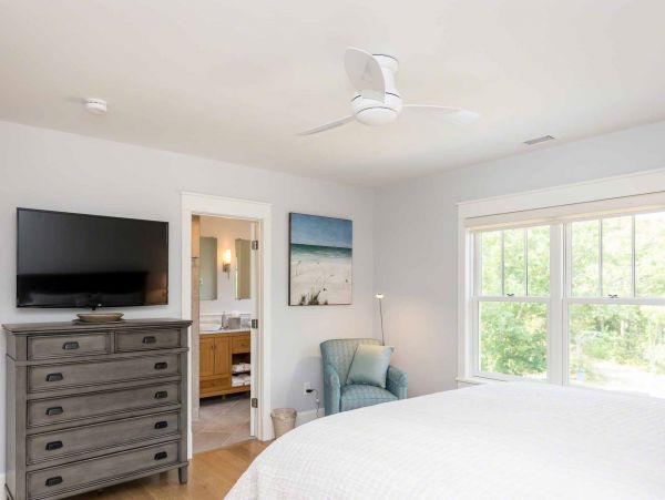 Cape Cod Home 994478