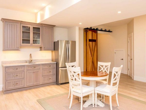 Cape Cod Home 994478