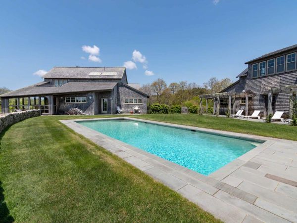 Cape Cod Home 994479