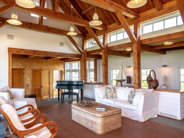 Cape Cod Home 994479