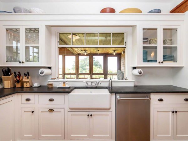 Cape Cod Home 994479