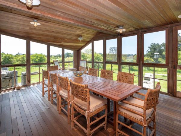 Cape Cod Home 994479