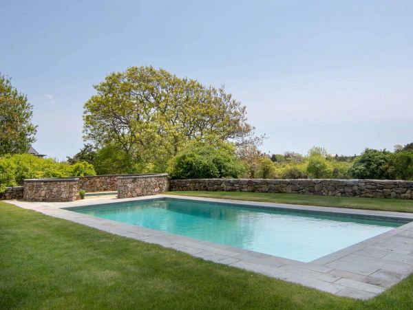 Cape Cod Home 994479