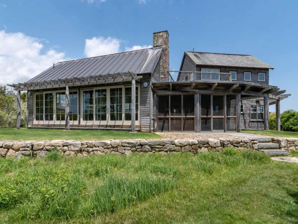 Cape Cod Home 994479