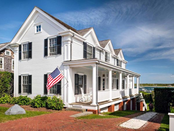 Cape Cod Home 994480