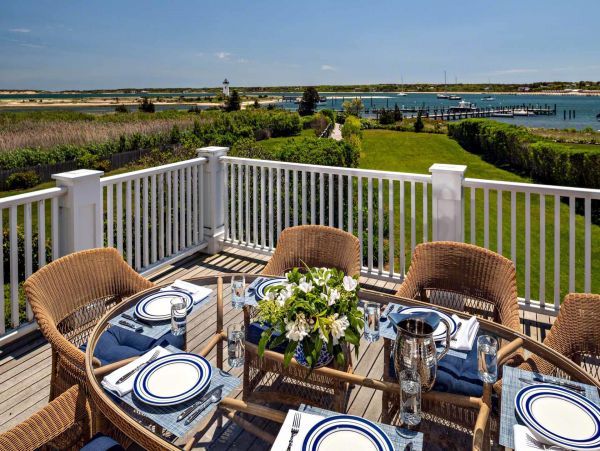 Cape Cod Home 994480