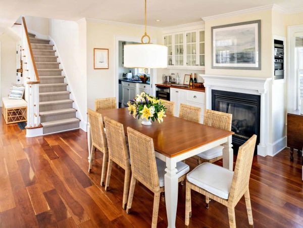 Cape Cod Home 994480