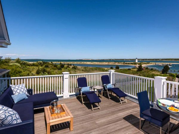 Cape Cod Home 994480