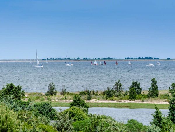 Cape Cod Home 994480