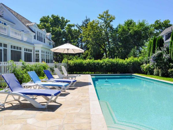 Cape Cod Home 994481
