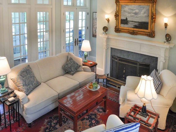 Cape Cod Home 994481