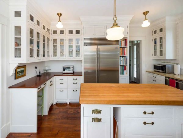 Cape Cod Home 994481