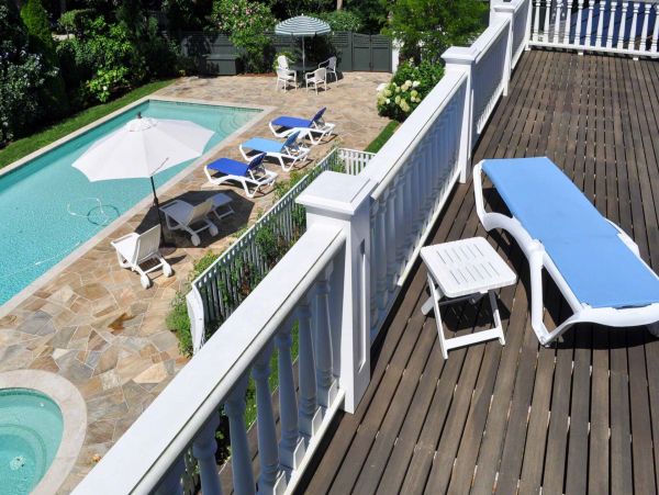 Cape Cod Home 994481
