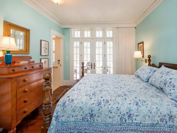 Cape Cod Home 994481