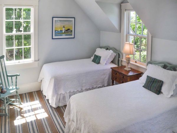 Cape Cod Home 994481
