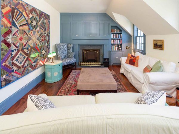 Cape Cod Home 994481