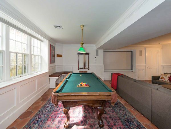 Cape Cod Home 994481