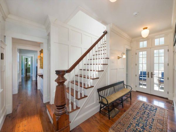 Cape Cod Home 994481