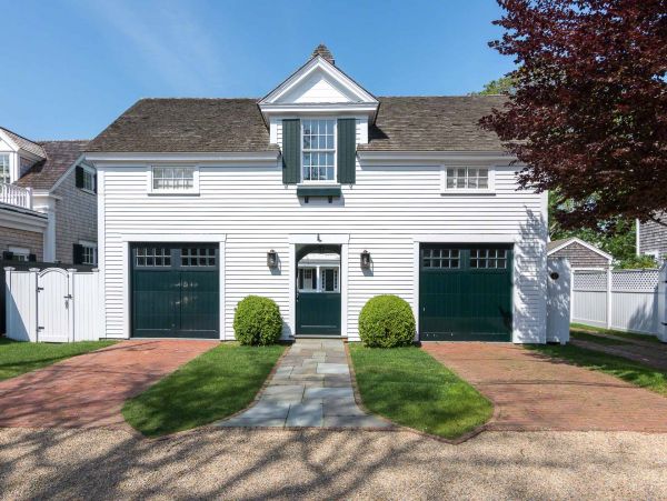 Cape Cod Home 994482
