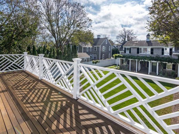 Cape Cod Home 994482