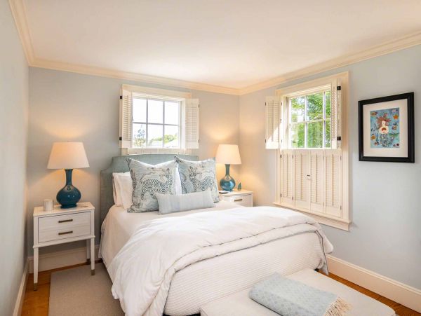 Cape Cod Home 994482