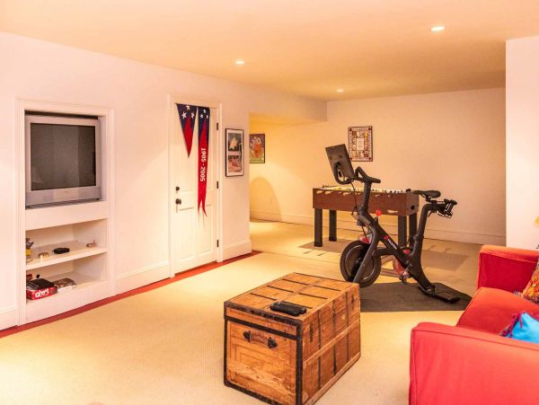 Cape Cod Home 994482