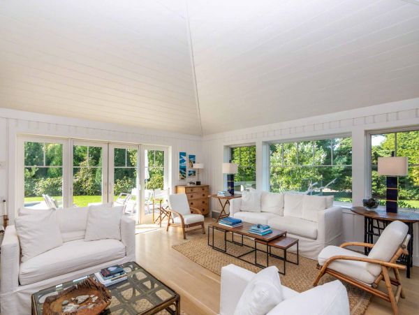 Cape Cod Home 994483