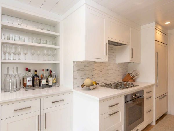 Cape Cod Home 994483