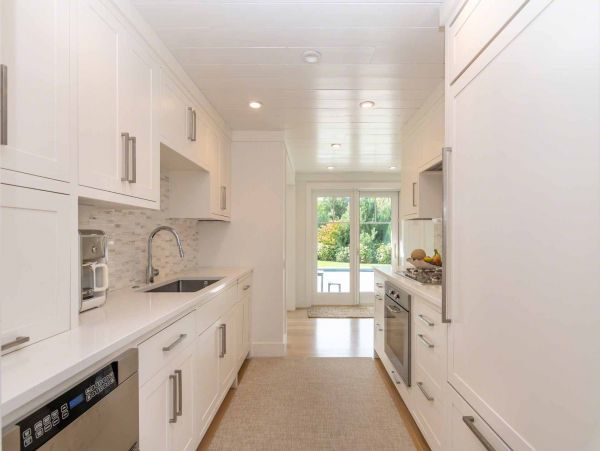 Cape Cod Home 994483