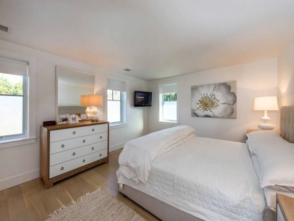 Cape Cod Home 994483