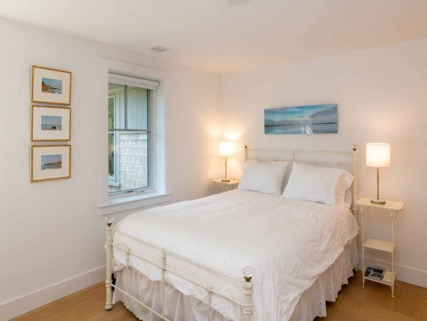 Cape Cod Home 994483