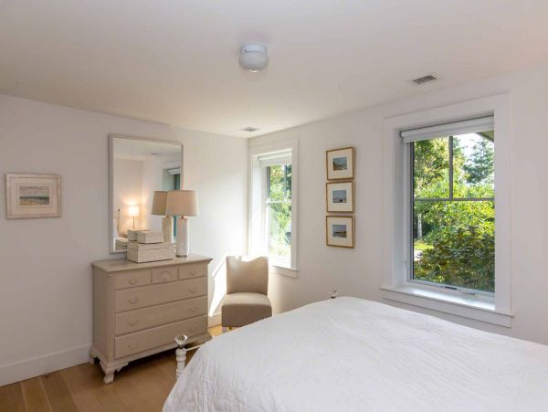 Cape Cod Home 994483