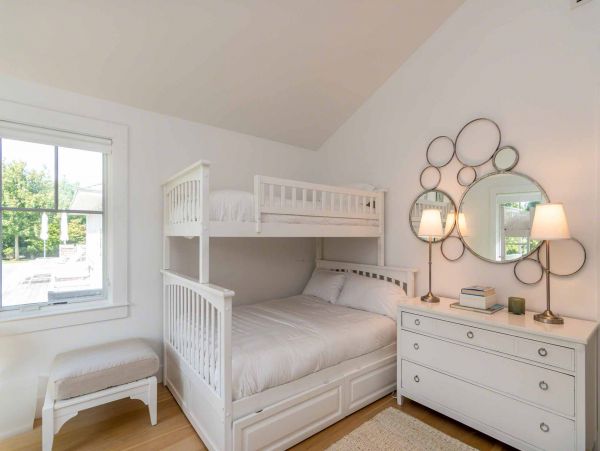 Cape Cod Home 994483
