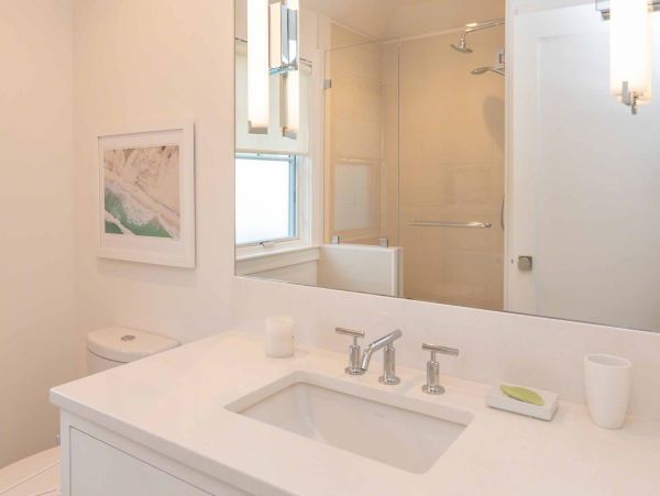 Cape Cod Home 994483