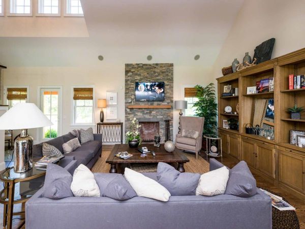 Cape Cod Home 994484