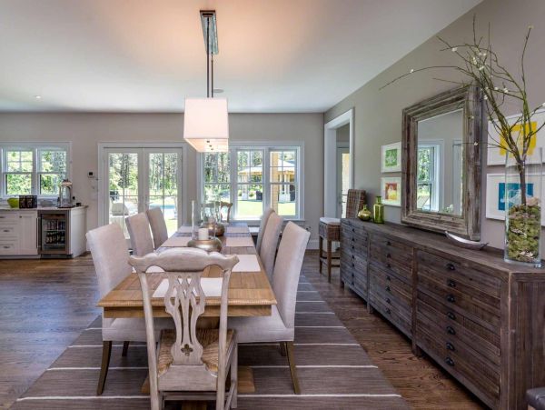 Cape Cod Home 994484