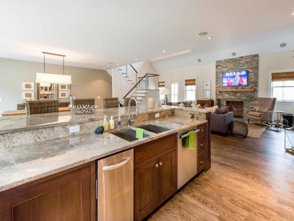 Cape Cod Home 994484