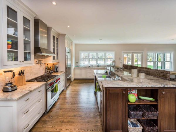 Cape Cod Home 994484