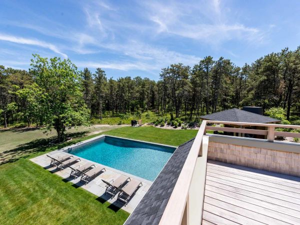 Cape Cod Home 994484
