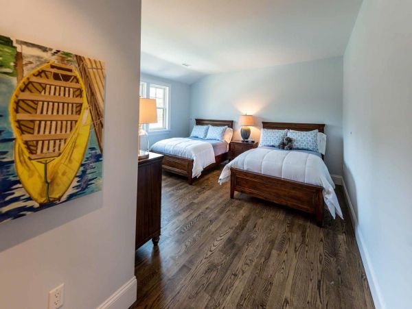 Cape Cod Home 994484
