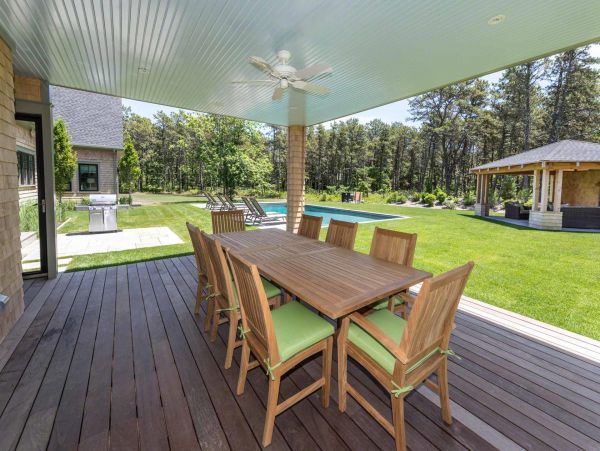 Cape Cod Home 994484